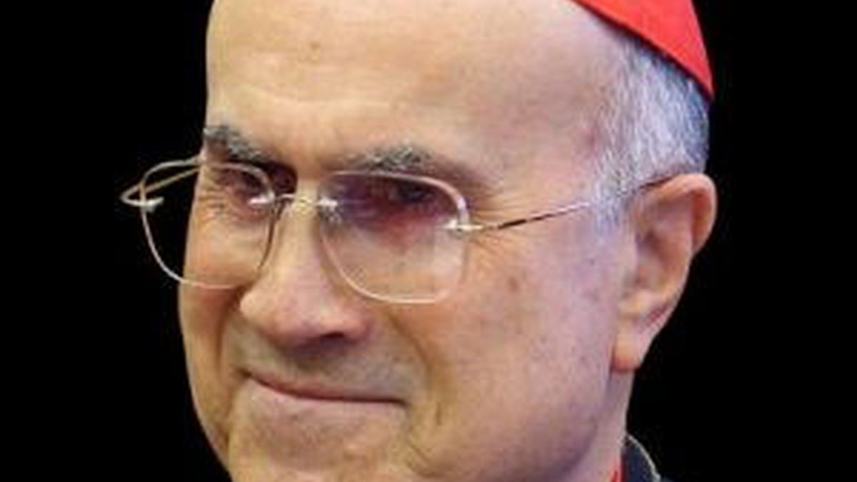 El cardenal Bertone en una imagen de archivo. Foto: EFE El cardenal Bertone en una imagen de archivo. Foto: EFE
