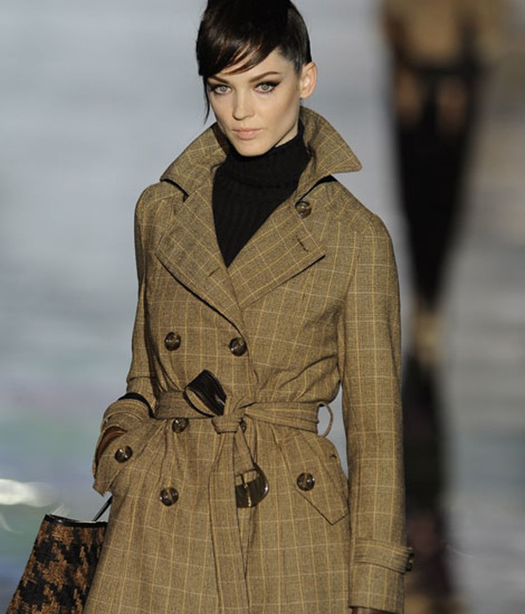 Roberto Verino: Vuelve el 'glamour' de los cincuenta