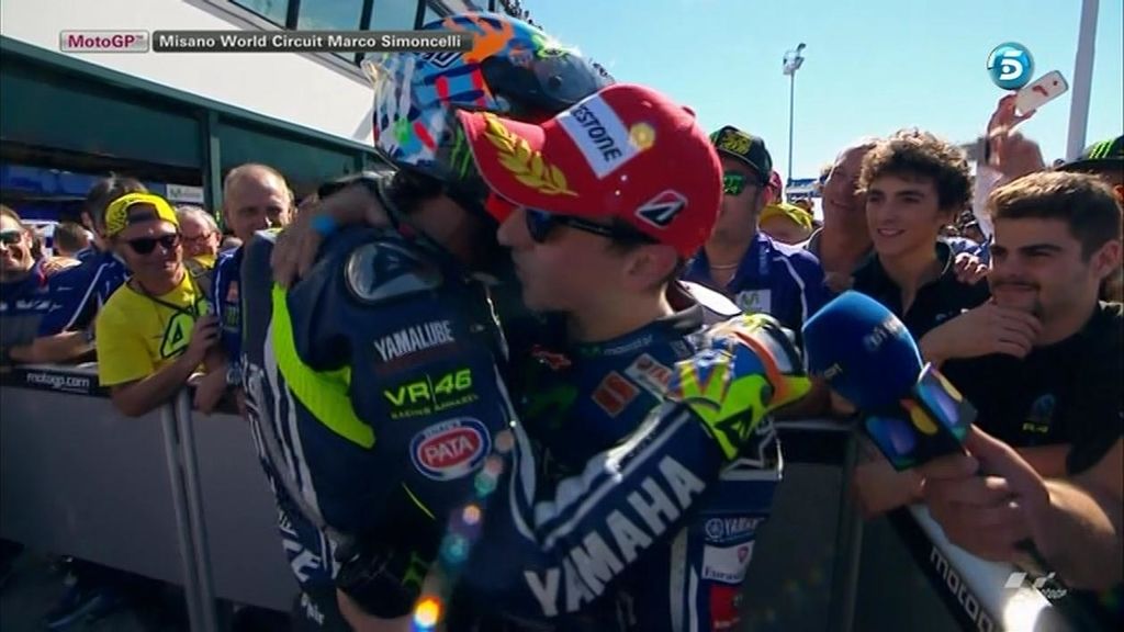 Rossi logra su victoria más deseada en Misano