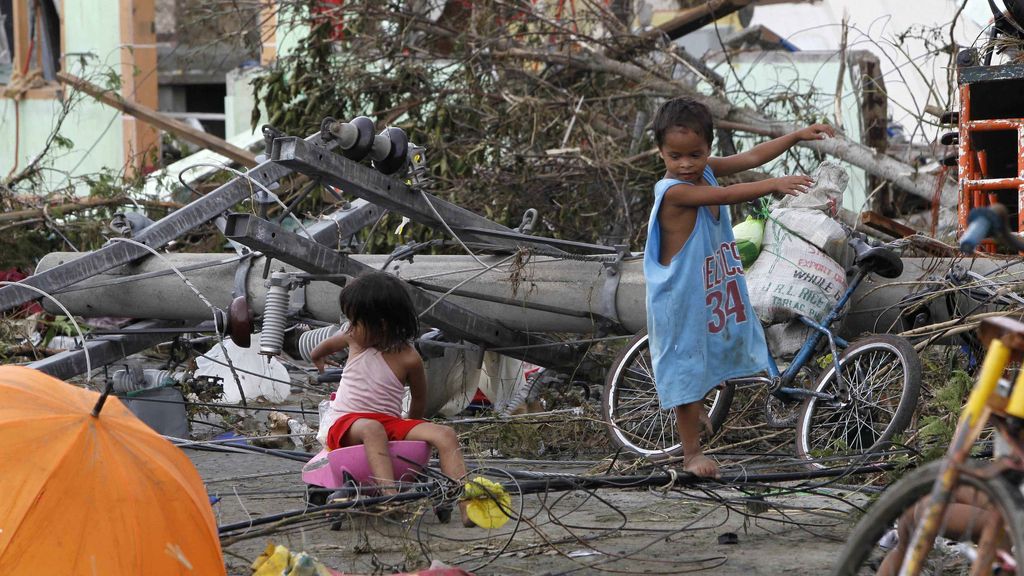 Devastación tras el paso de 'Haiyan'