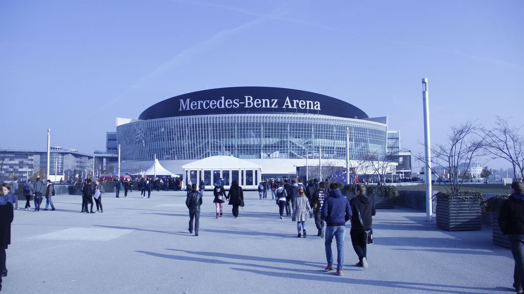 ‘Galería de fotos del ambientazo que hay en el evento, dentro y fuera del estadio.’