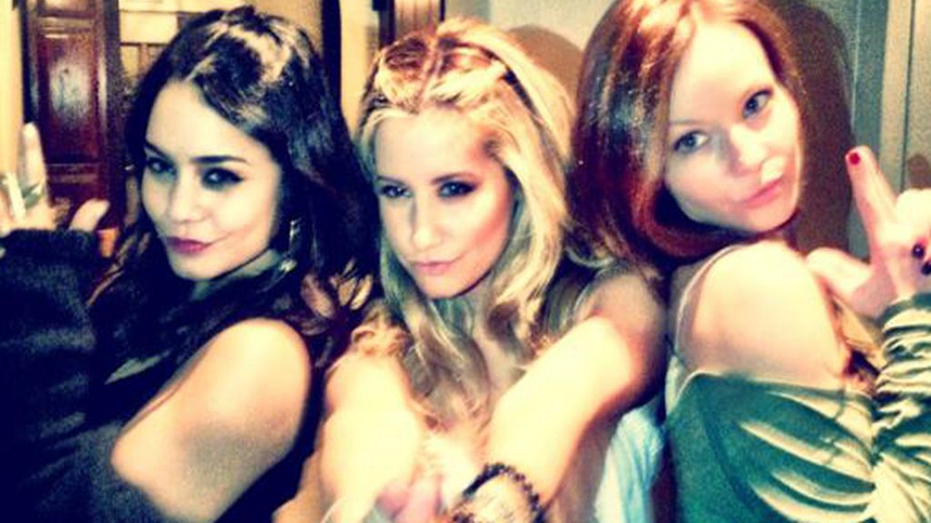 Vanessa Hudgens en el Twitter de Ashley Tisdale