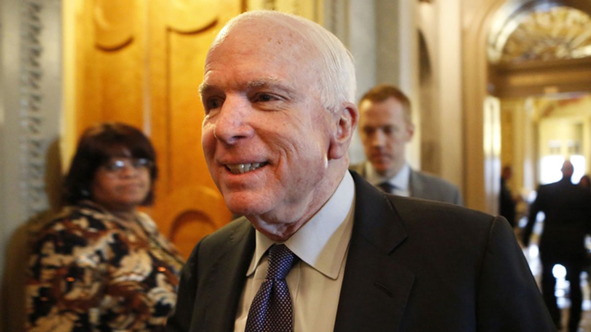 John McCain, senador republicano por el estado de Arizona