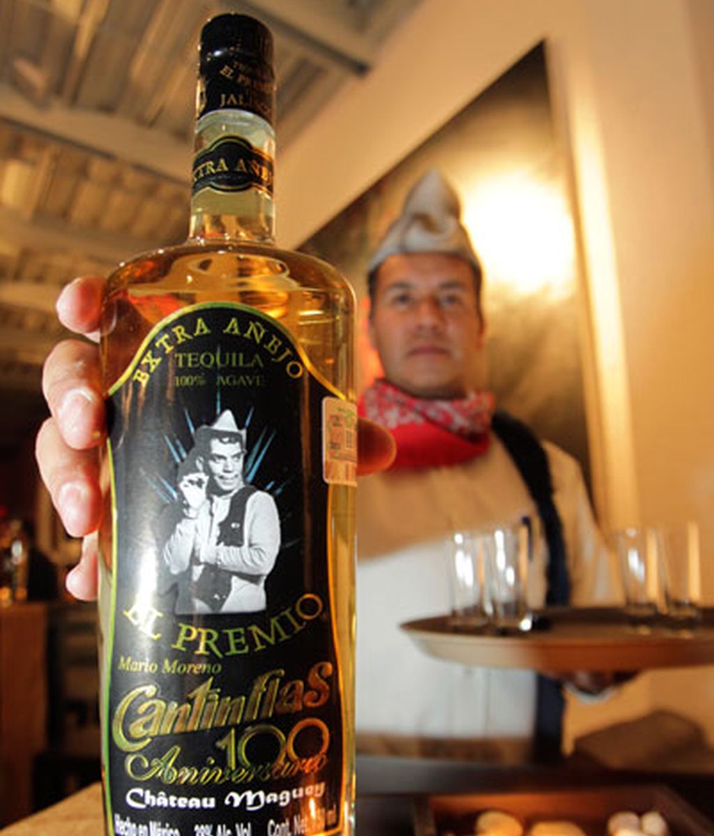 Una botella de tequila con el nombre de Cantinflas
