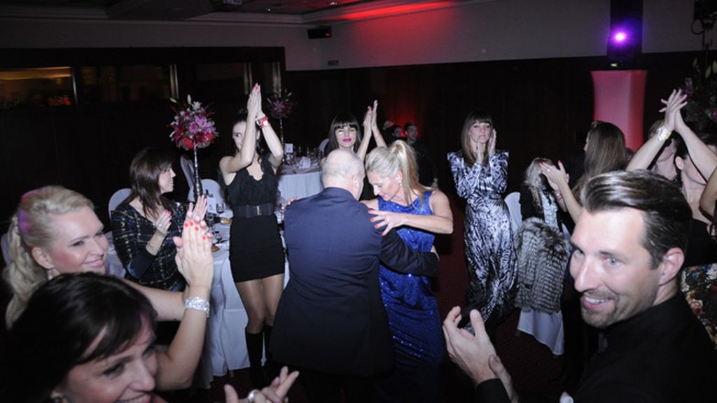 La cena benéfica acabó convirtiéndose en una animadísima fiesta