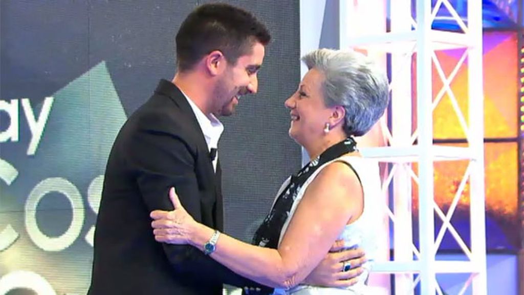 El cantante ha dedicado a María Luisa el tema 'Ella vive en mí'