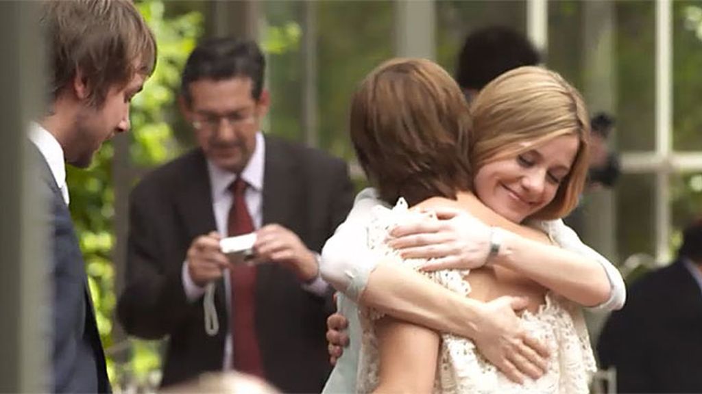 Natalia conoce a alguien en su despedida de soltera que rompe sus esquemas