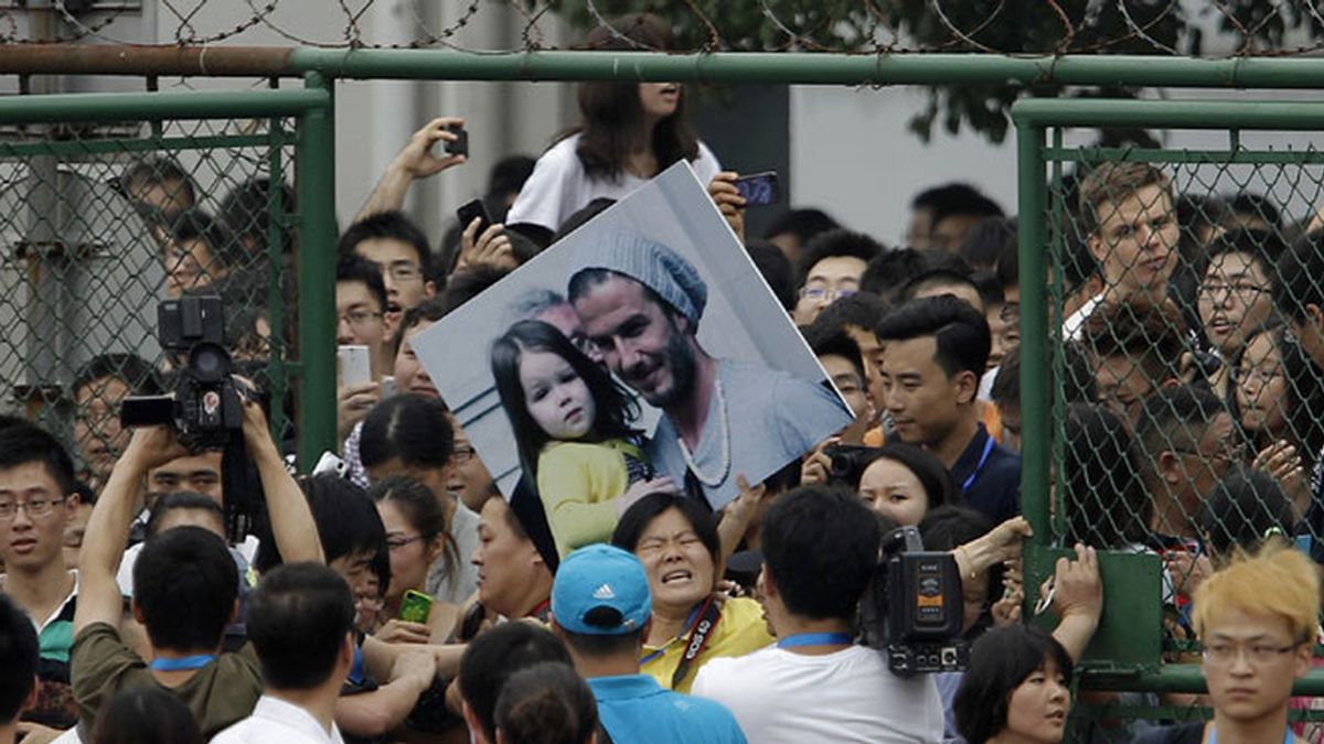 Estampida para ver a Beckham provoca cinco heridos en Shangai