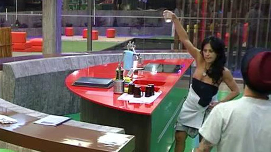 Se ha enfadado porque no consigue dormir por los ruidos