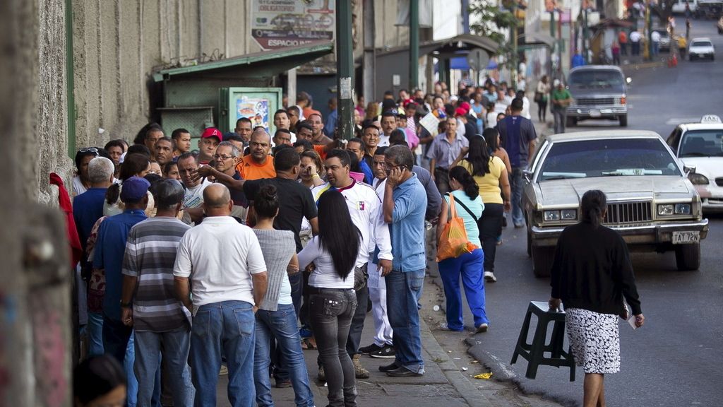 Henrique Capriles y Nicolás Maduro, candidatos para suceder a Chávez