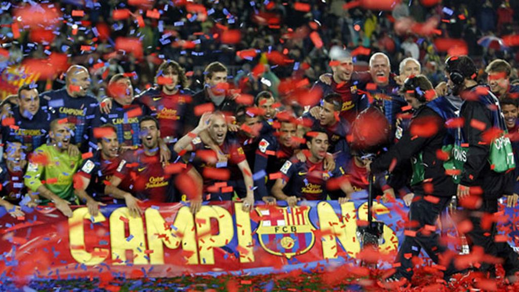 Tito y Abidal levantan la Liga