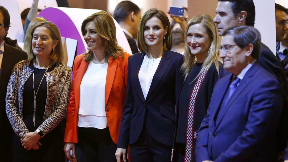 La ministra de Fomento, la presidenta andaluza, la reina Letizia, la presidenta madrileña y el ministro de Industria