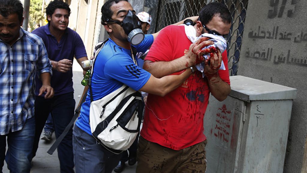 El caos y los episodios de violencia se apoderan de El Cairo