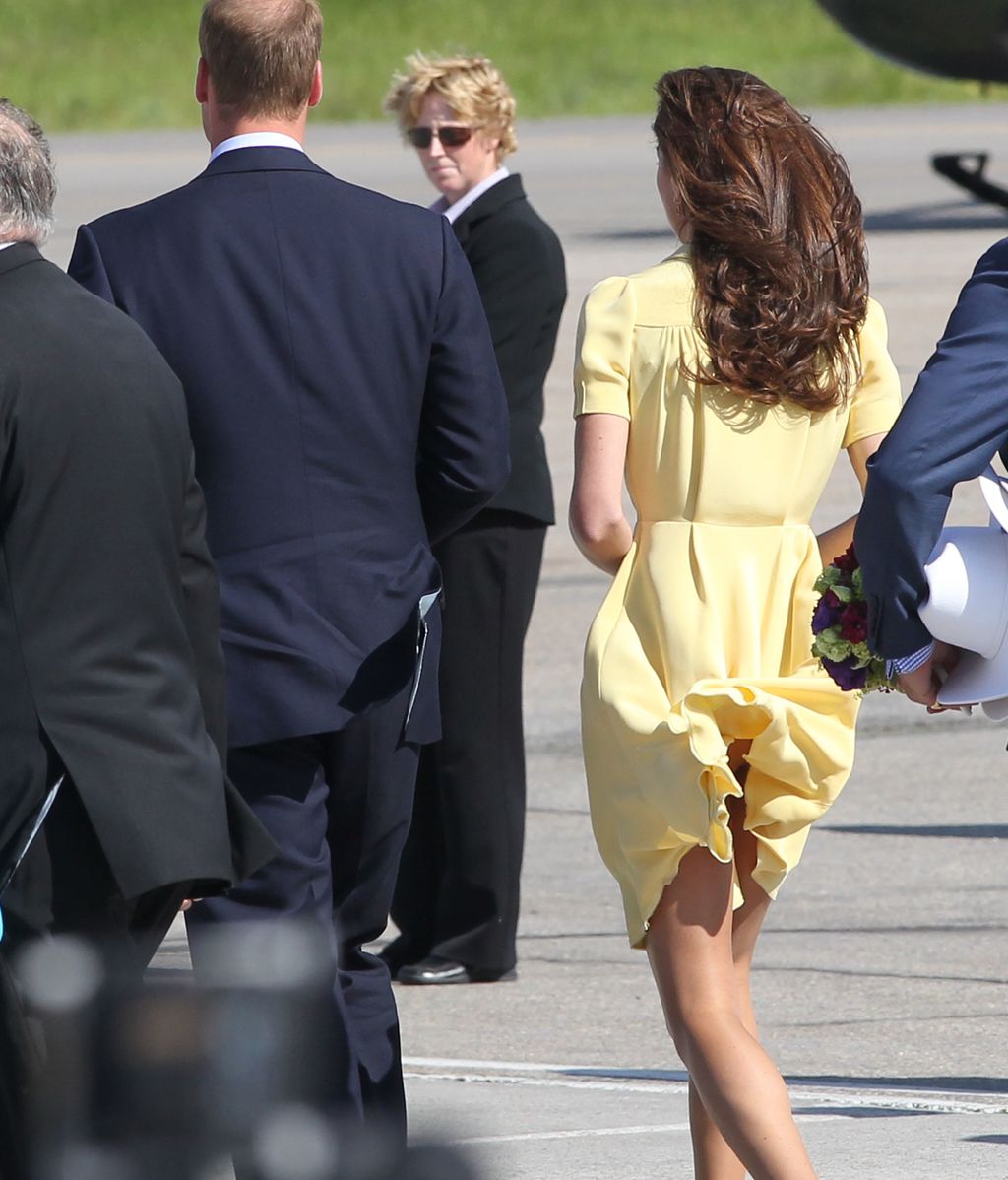 El viento juega una mala pasada a Kate Middleton