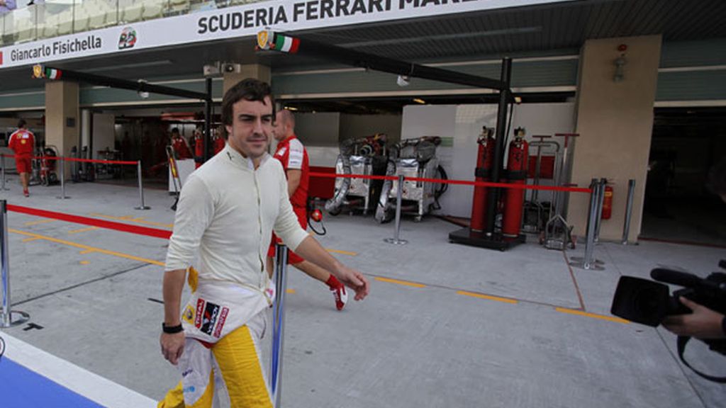 Fernando Alonso llegando a los libres