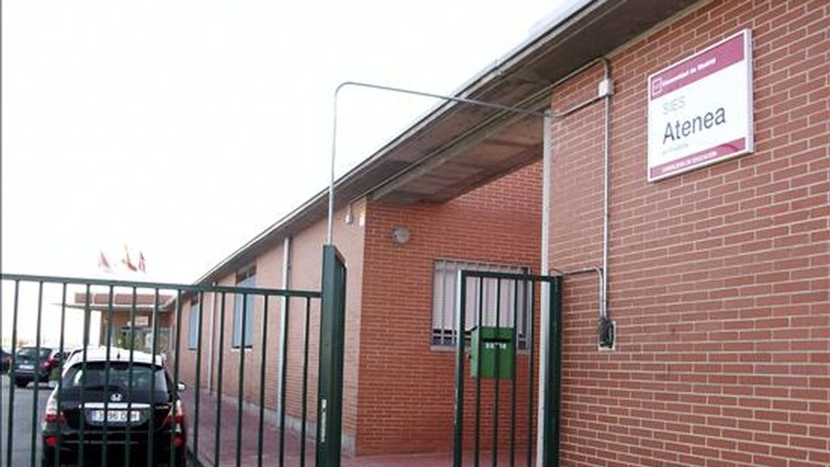 Vista del Instituto de Educación Secundaria (IES) Atenea de Villalbilla. EFE/Archivo