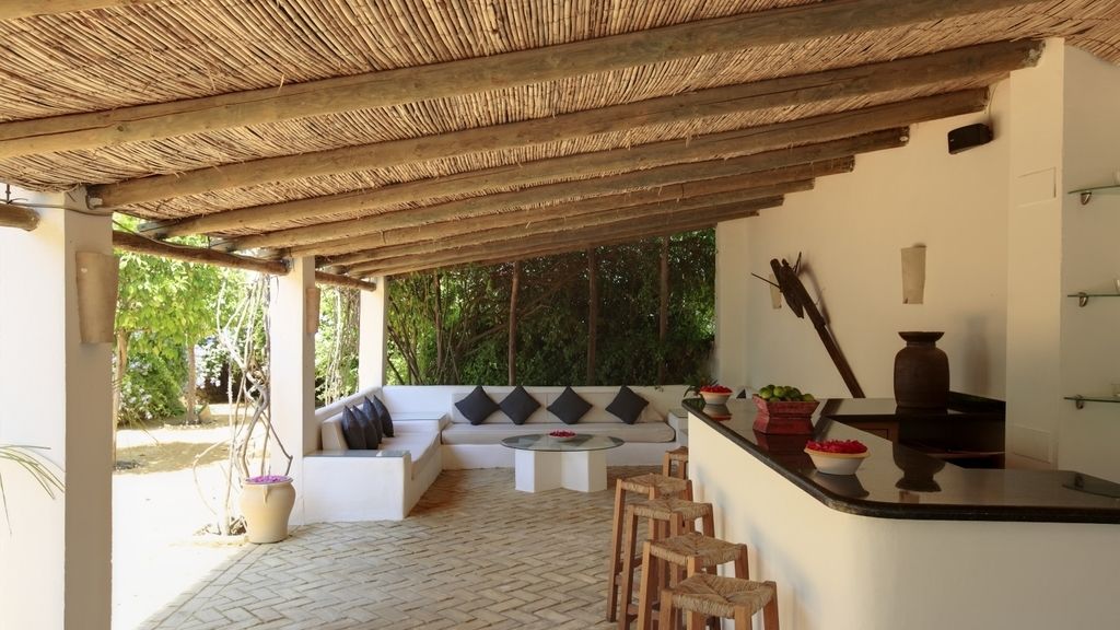 ¿Un vino en alguna de las barras del exterior?