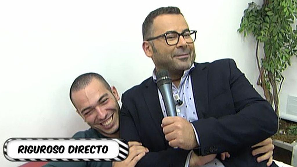 "Está mudito hoy", advertía Techi pero J.J. Vázquez le arrancaba un titular