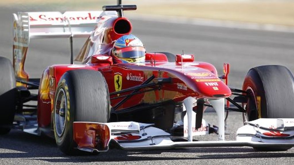 Alonso acaba quinto la primera jornada en Valencia