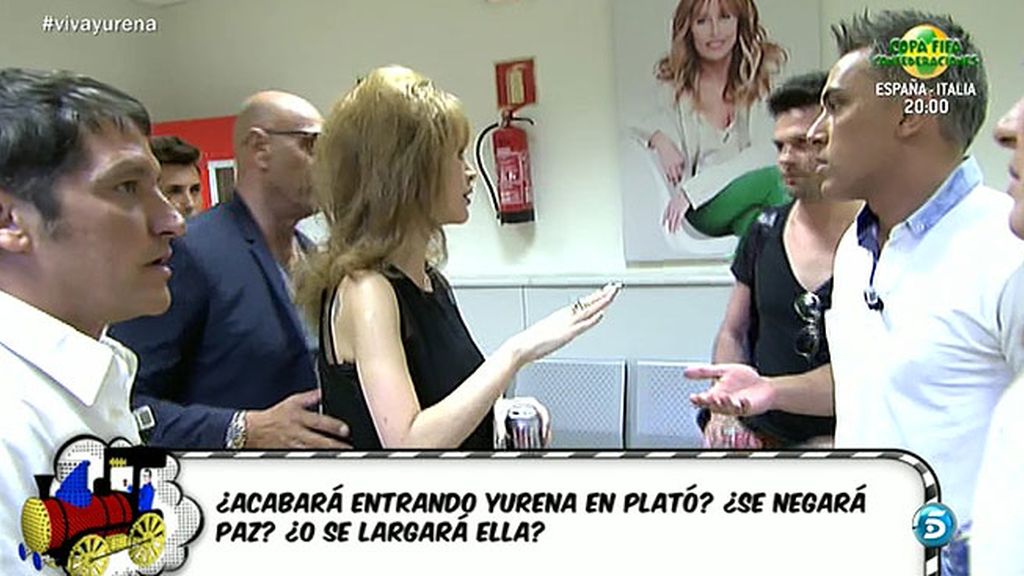 Los colaboradores intentaban que Yurena saliera del baño y alguién sacó la escobilla...
