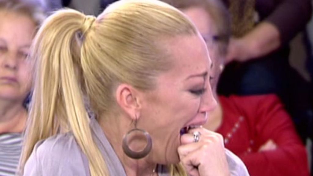 No perdona que arremetiese contra ella durante los últimos días de vida de su padre