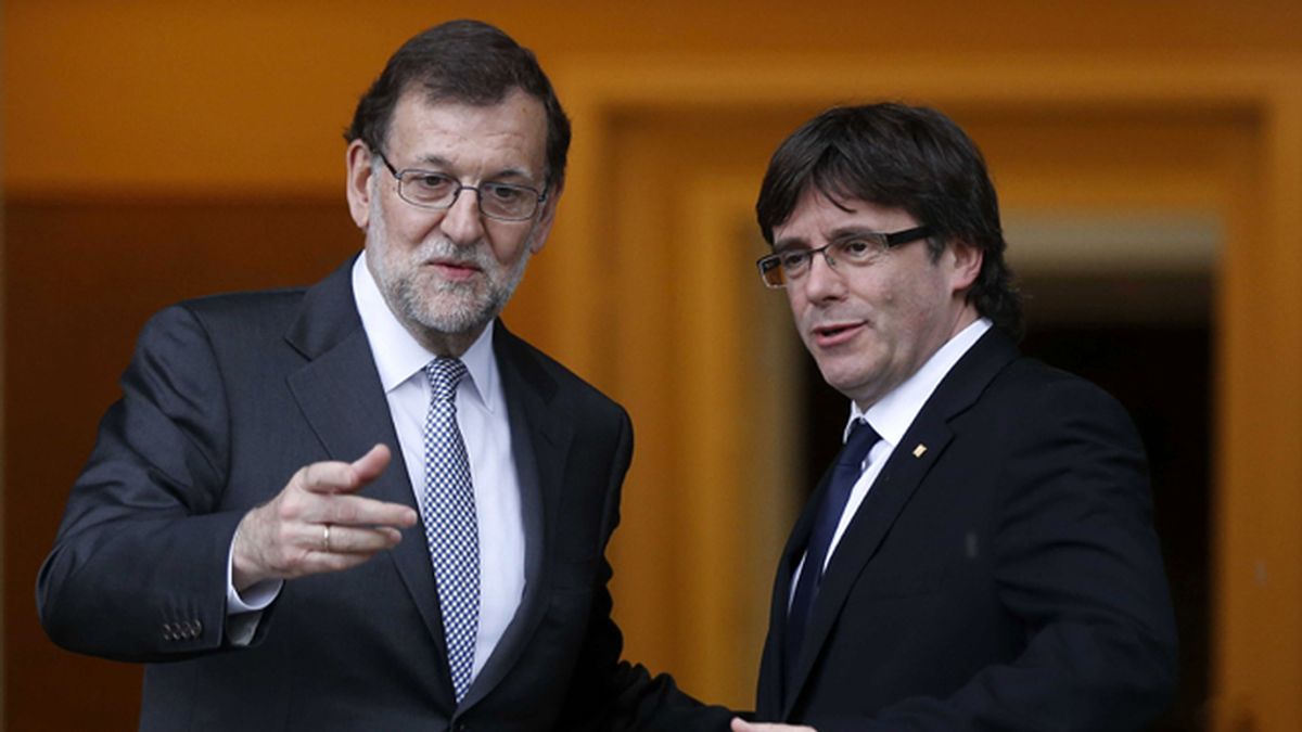Rajoy recibe a Carlos Puigdemont en la Moncloa