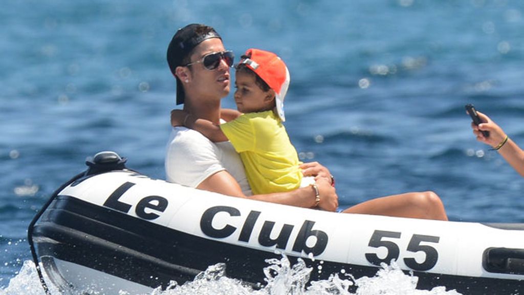 Cristiano Ronaldo e Irina Shayk, amor y descanso en Saint-Tropez