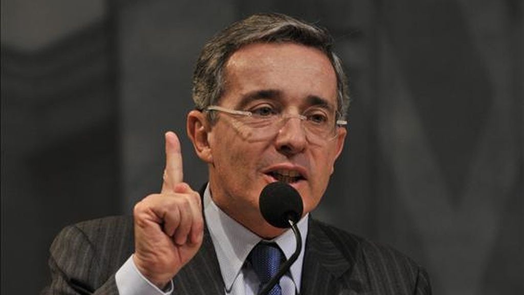 En un documento presentado ante una corte federal en Washington y divulgado hoy, Craig alega que la citación judicial para que Uribe rinda testimonio en el caso viola la inmunidad del ex mandatario colombiano. EFE/Archivo En un documento presentado ante una corte federal en Washington y divulgado hoy, Craig alega que la citación judicial para que Uribe rinda testimonio en el caso viola la inmunidad del ex mandatario colombiano. EFE/Archivo
