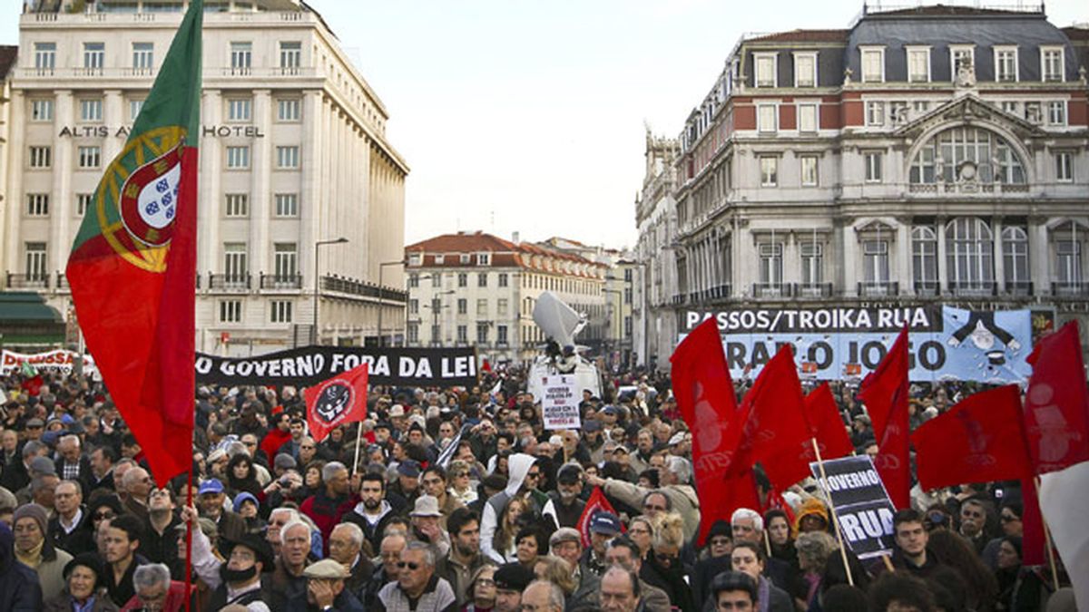 Manifestantes protestan en Portugal