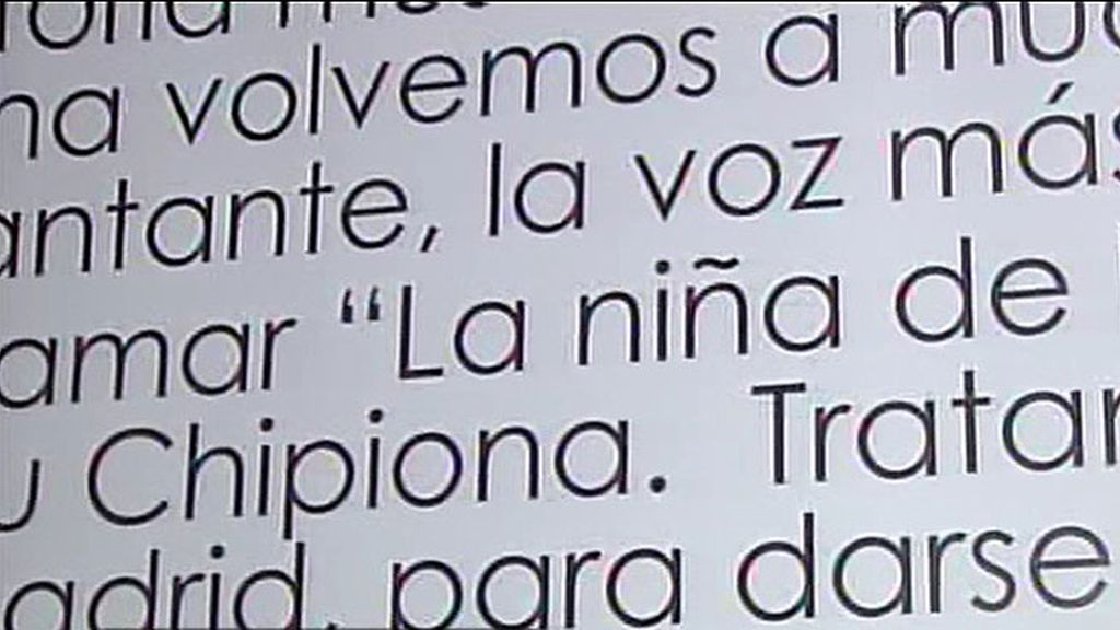 La biografía de la cantante, escrita en una inmesa pared