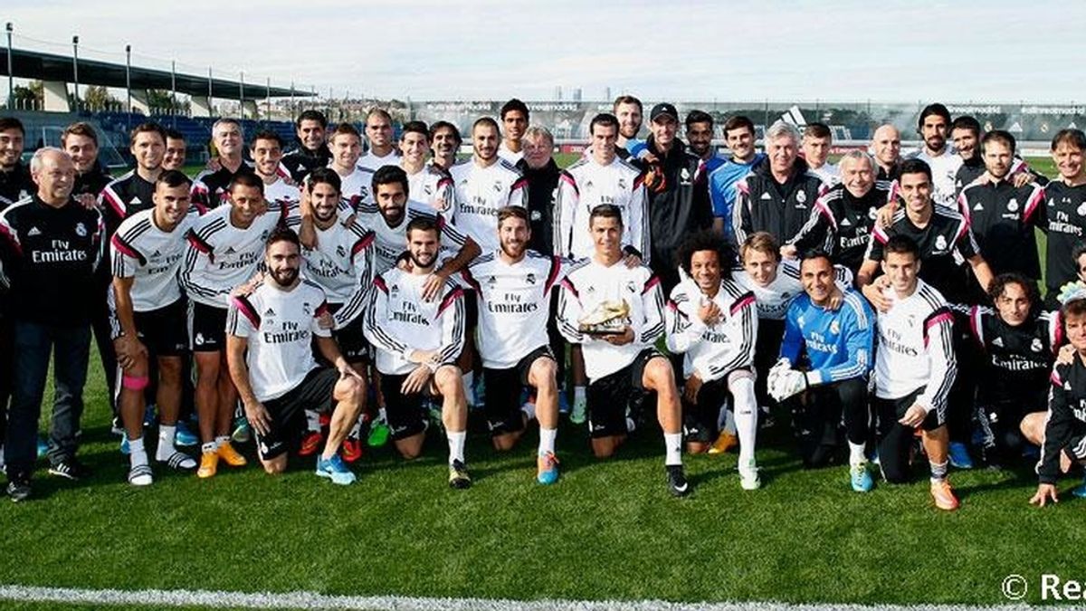 Cristiano Ronaldo comparte la Bota de Oro con sus compañeros y el cuerpo técnico