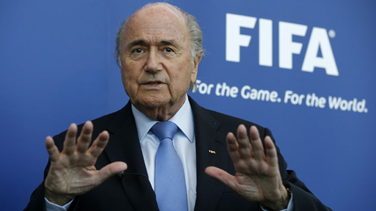 Blatter: "Que un jugador valga lo de Bale lo dudo, pero no podemos intervenir en el mercado"