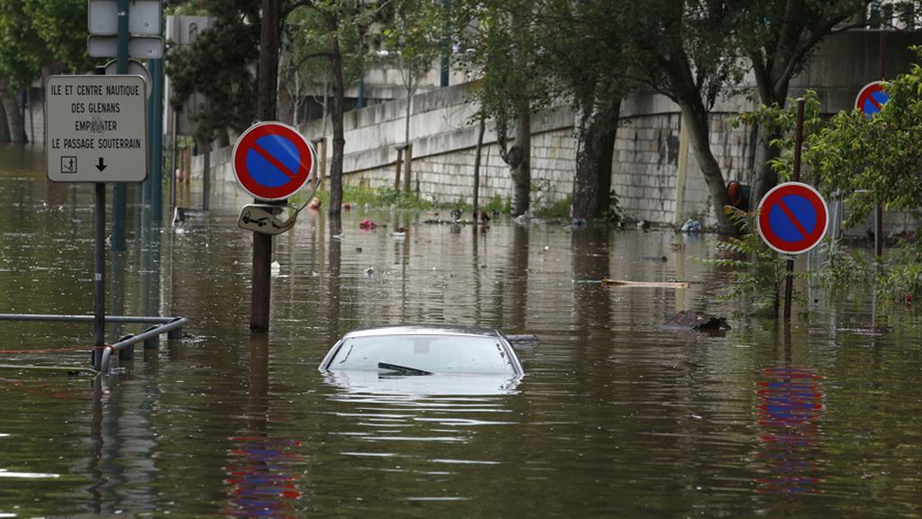 El Sena se desborda a su pasó por París