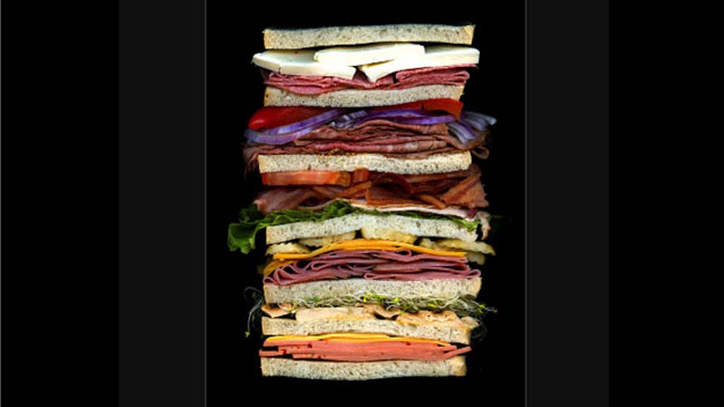 Una docena de sándwiches bajo el escáner