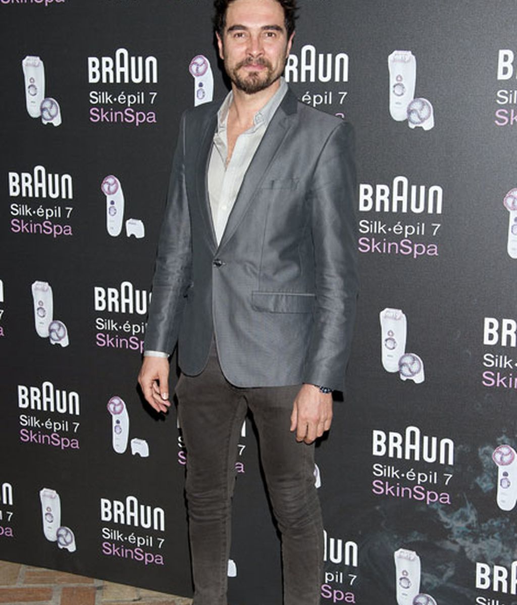 El actor José Manuel Seda, con una americana gris