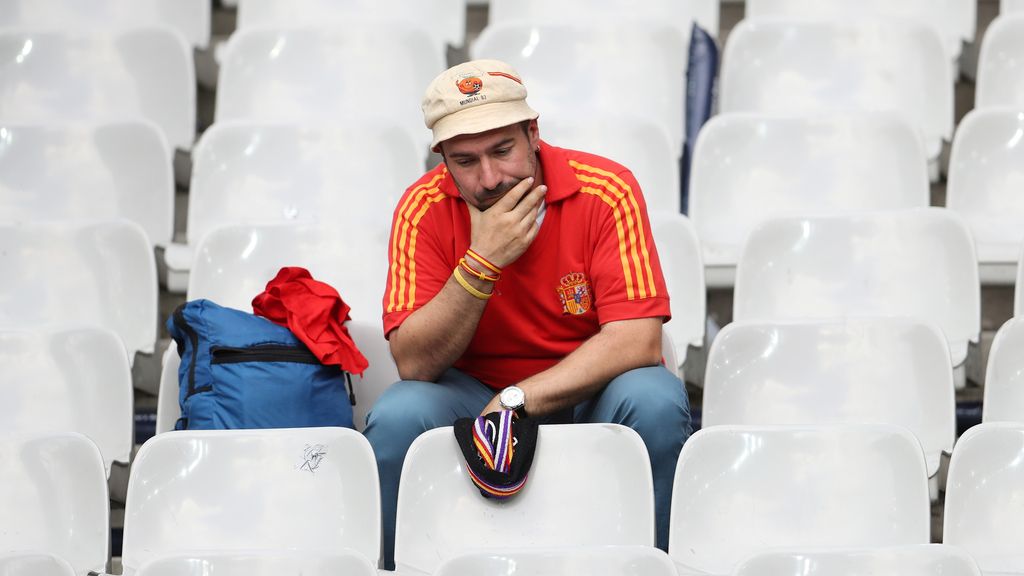 España cierra un ciclo y se marcha cabizbaja de la Eurocopa (27/06/2016)