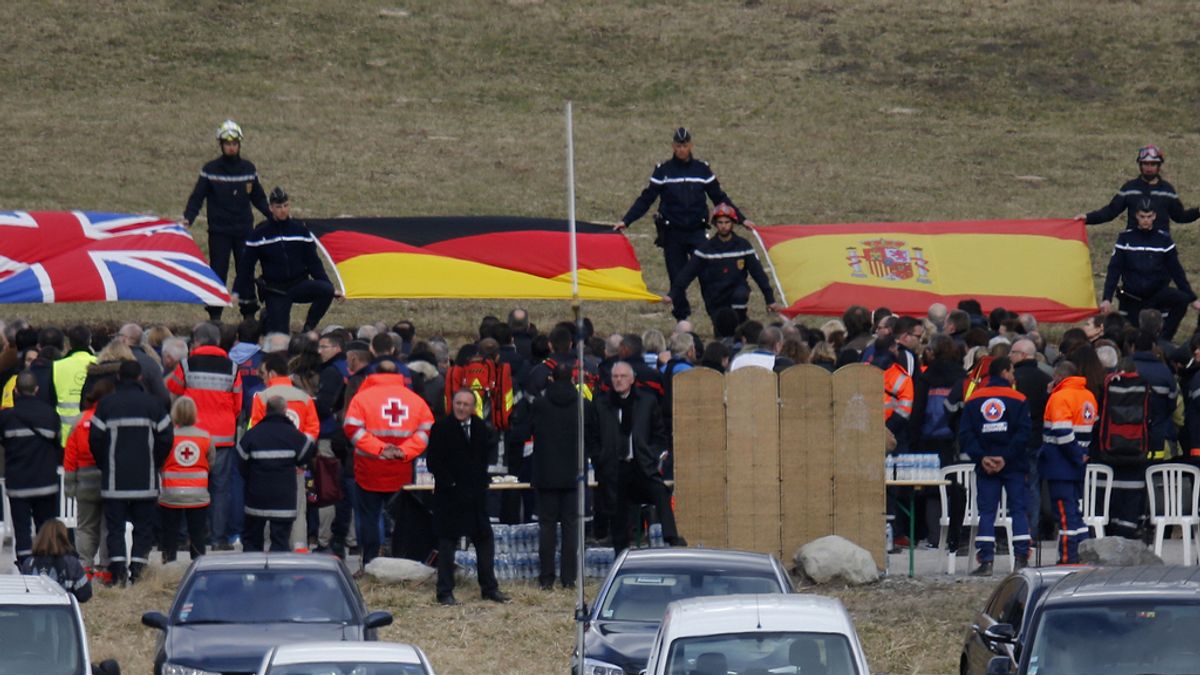 Homenaje a las víctimas del accidente de Germanwings en los Alpes