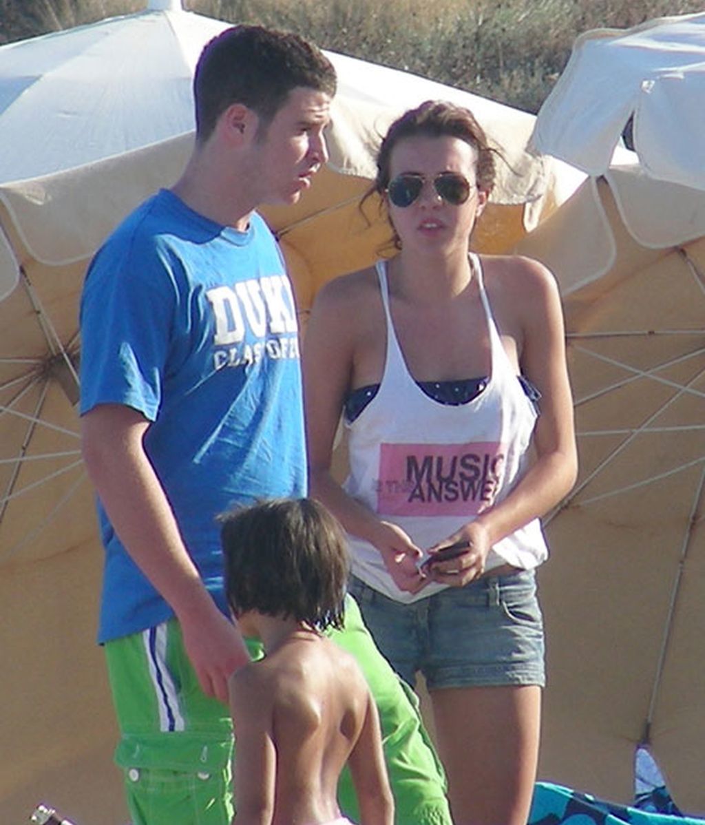 Álex Lequio y Andrea Guasch, en plan tortolitos durante su primer verano juntos