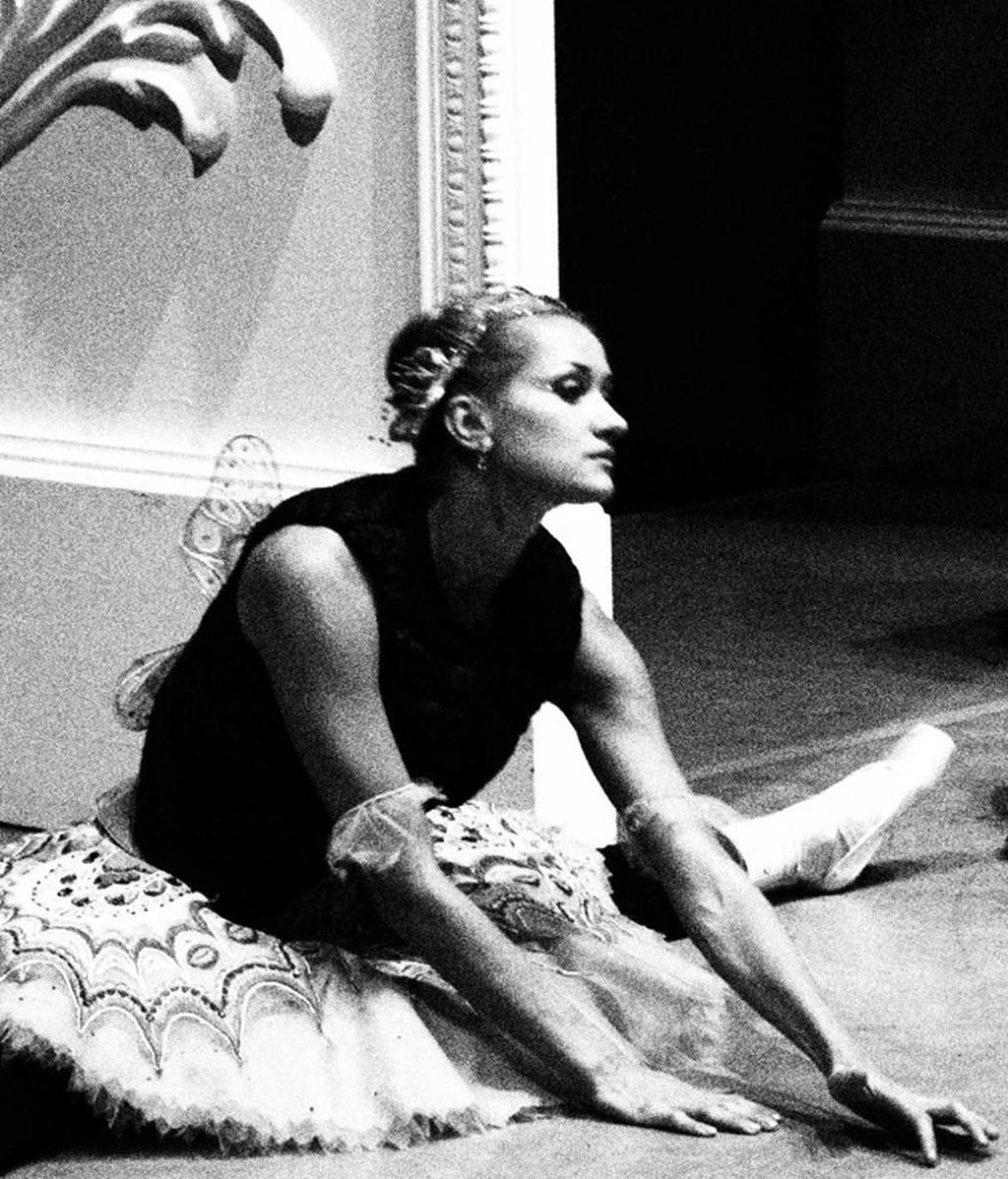 Así calientan los bailarines de Duato antes del ensayo general de 'La Bella Durmiente'