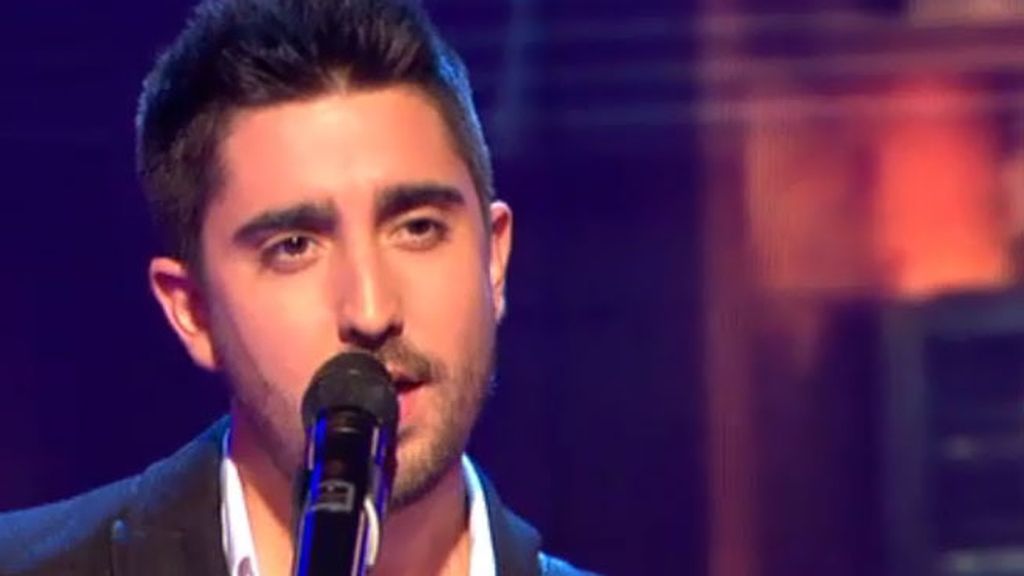 El cantante ha dedicado a María Luisa el tema 'Ella vive en mí'