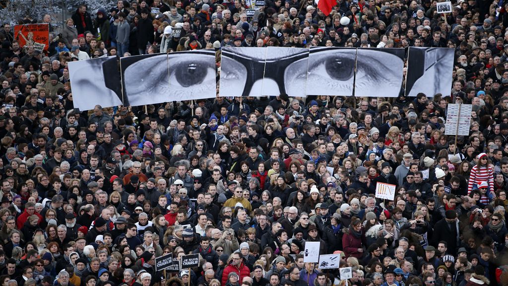 Histórica marcha por la paz en la capital francesa