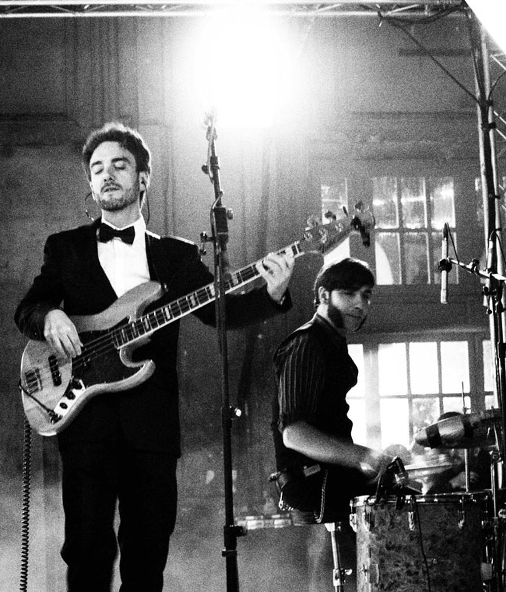 Divinity y Energy, en blanco y negro