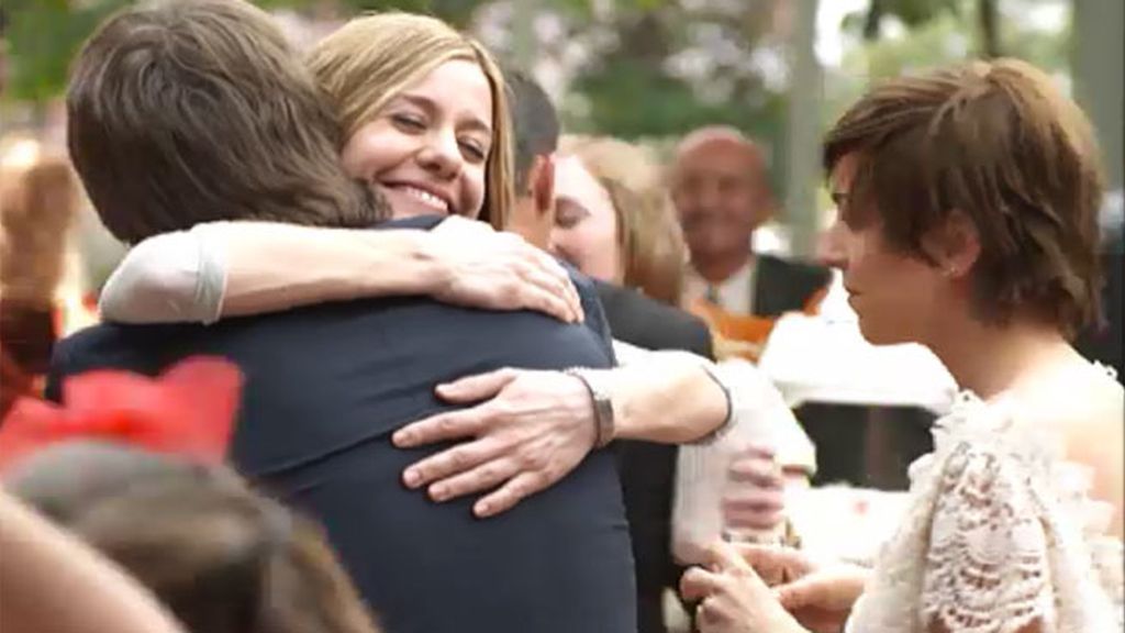 Natalia conoce a alguien en su despedida de soltera que rompe sus esquemas