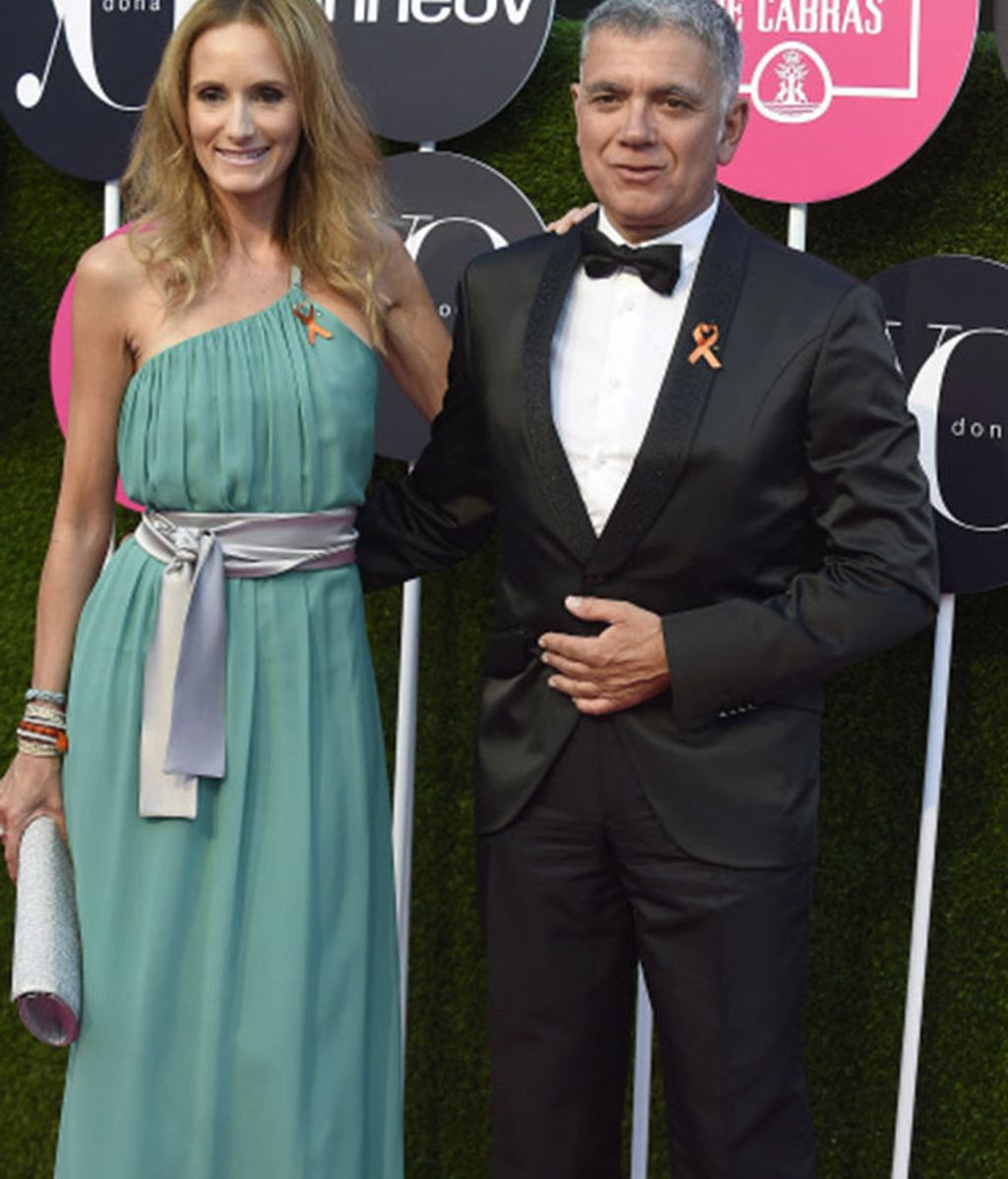 El periodista Juan Ramón Lucas y la ex modelo Sandra Ibarra a su llegada