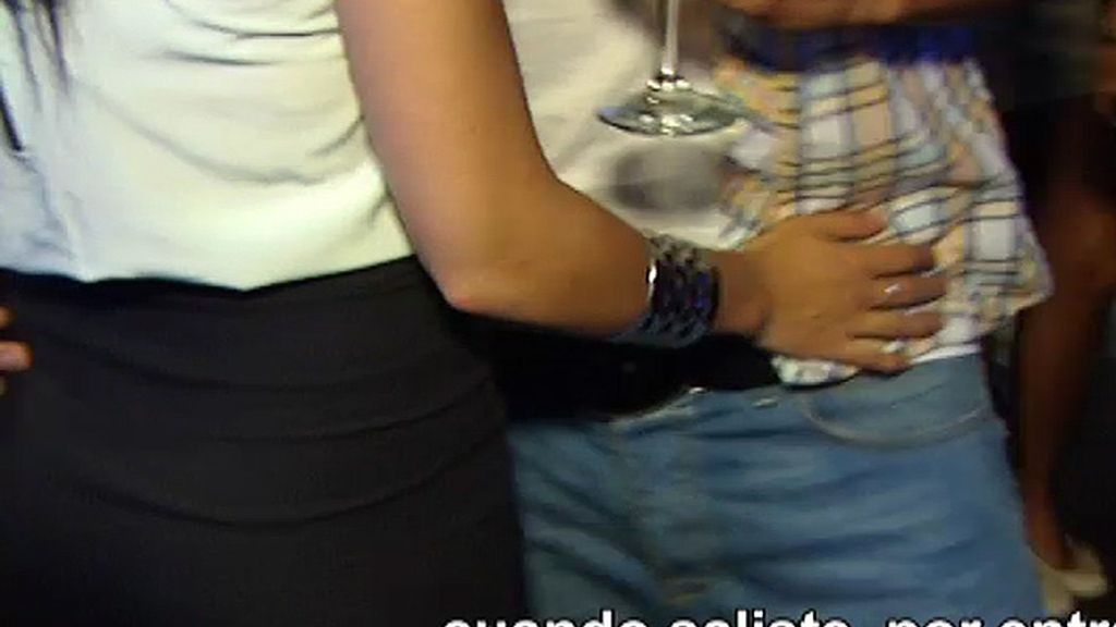 Diez chicas y dos hermanos