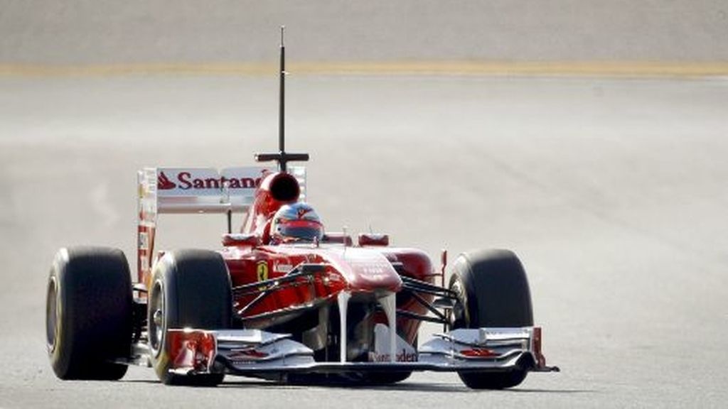 Alonso estrena el F150