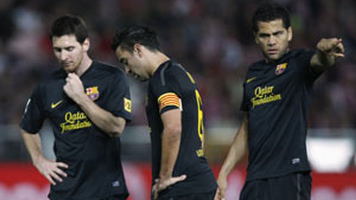 Los compañeros, con Messi FOTO: REUTERS