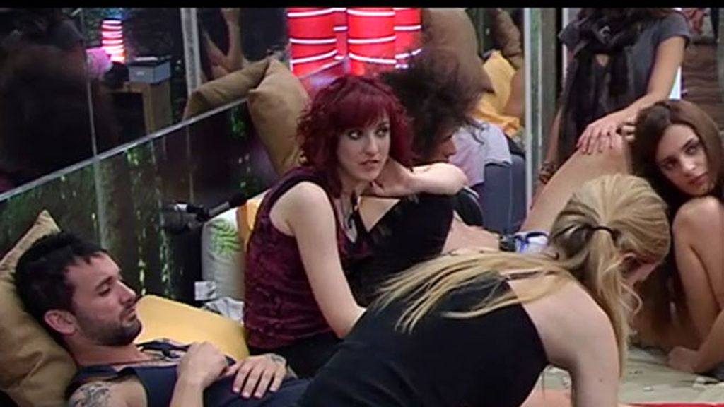 Las chicas disfrutaron de la sesión de depilación