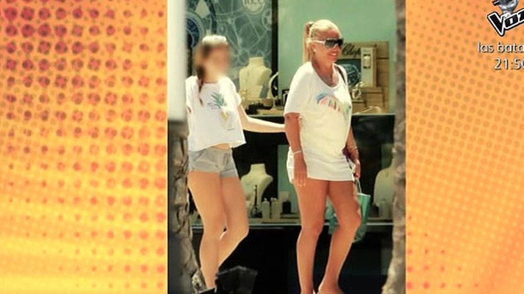 La copresentadora se derritió al sol acompañado de su hija