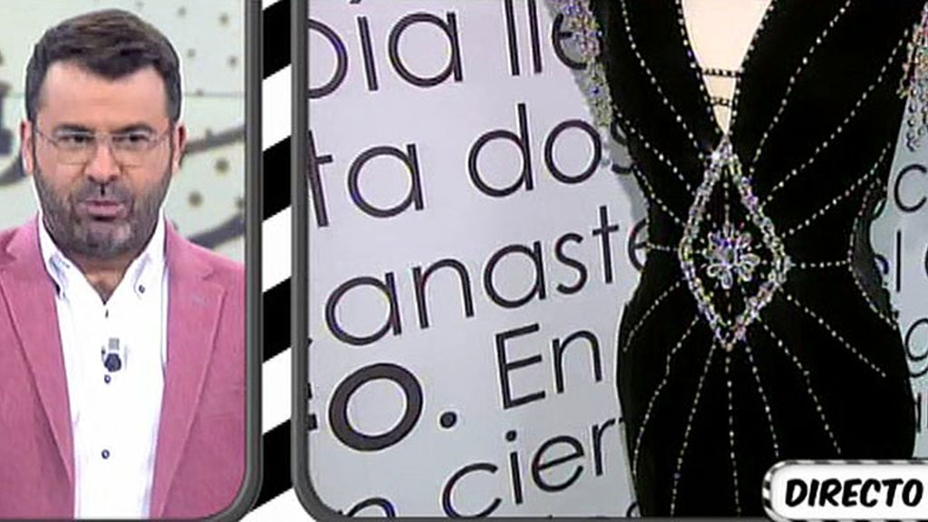 La biografía de la cantante, escrita en una inmesa pared